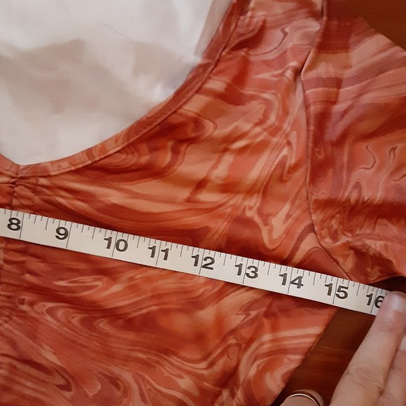 Orange Marbled Cinch Front Top Cropped - Picture 12 of 12